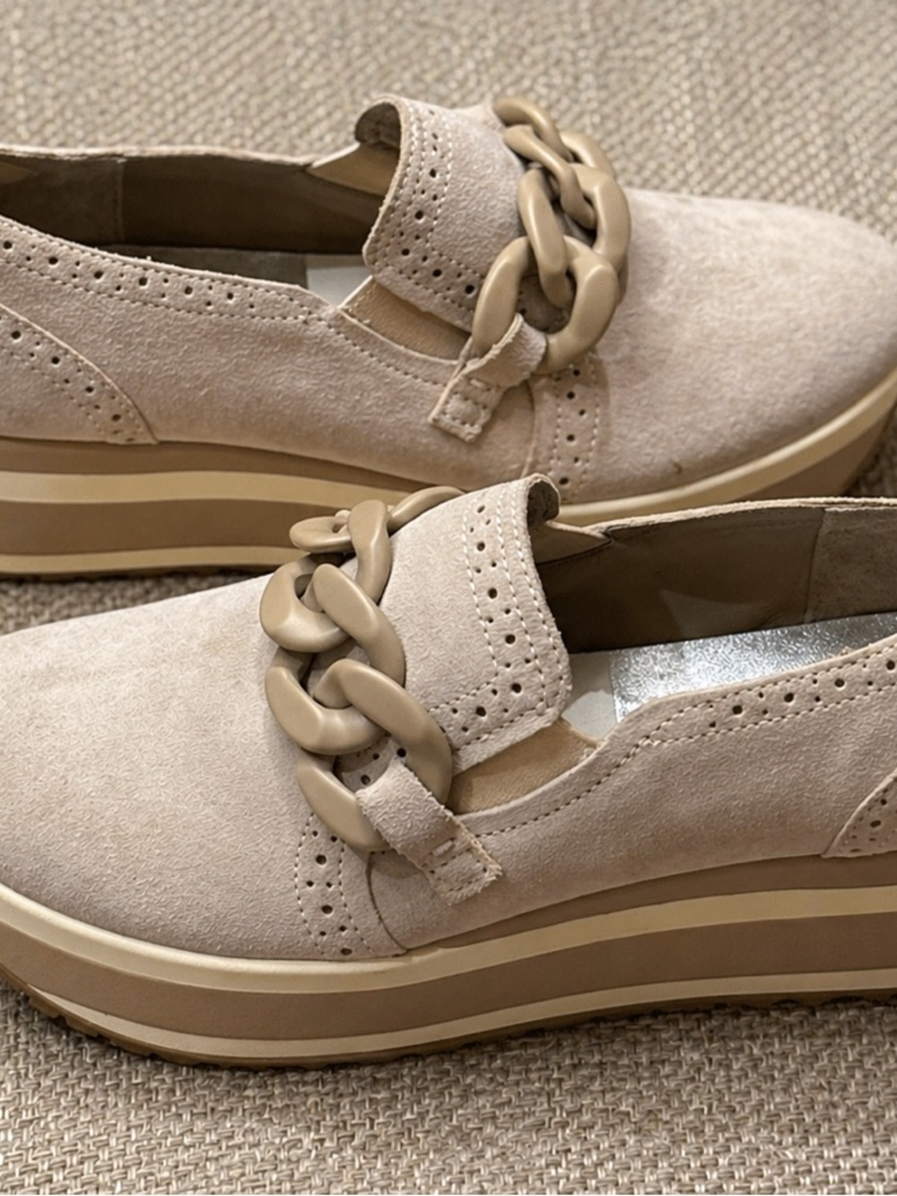 Dolce Vita Beige Suede Platform Loafers with Chunky Chain Size 7.5